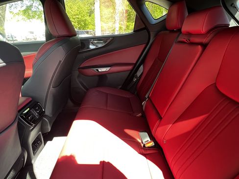 Used 2025 Lexus NX 250 FWD w/ Towing Package (2000 Lbs) image 31