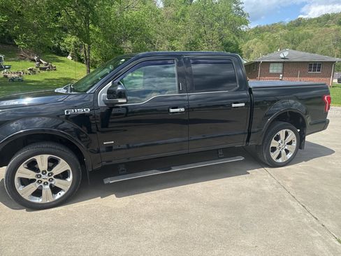 Used 2016 Ford F150 Limited w/ Trailer Tow Package image 14