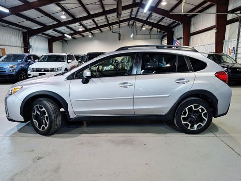 Used 2017 Subaru Crosstrek 2.0i Premium AWD/4WD image 5