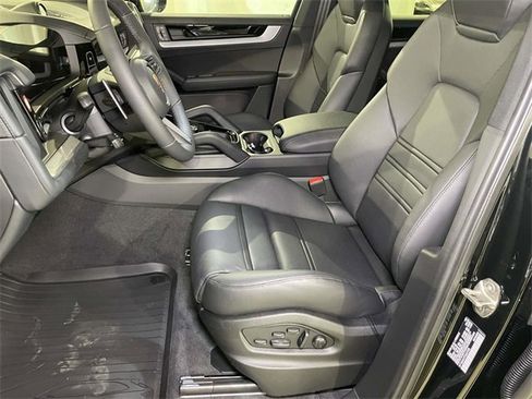 New 2026 Porsche Cayenne Coupe image 16