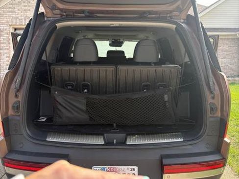 Used 2025 Hyundai Santa Fe Limited image 8