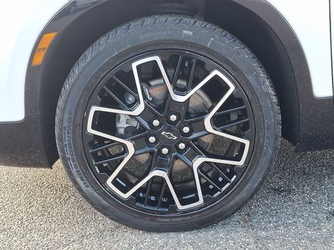 Certified 2023 Chevrolet Blazer RS w/ Driver Confidence II Package image 8