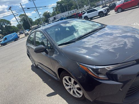 Used 2024 Toyota Corolla LE FWD image 3