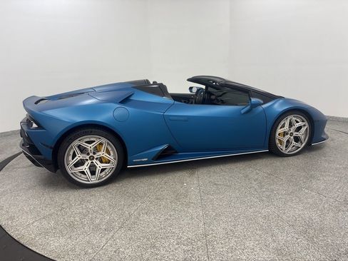 Used 2020 Lamborghini Huracan EVO RWD image 15