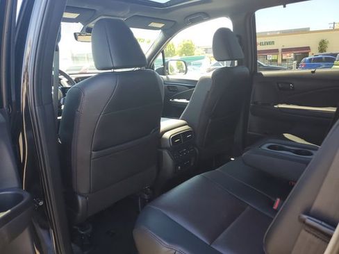 Certified 2024 Honda Passport Black Edition image 15
