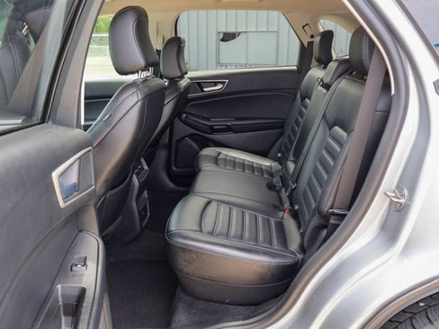 Used 2024 Ford Edge SEL AWD/4WD image 9