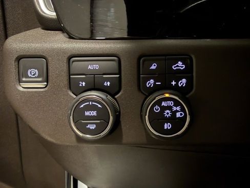 Used 2024 Chevrolet Silverado 1500 LTZ image 19