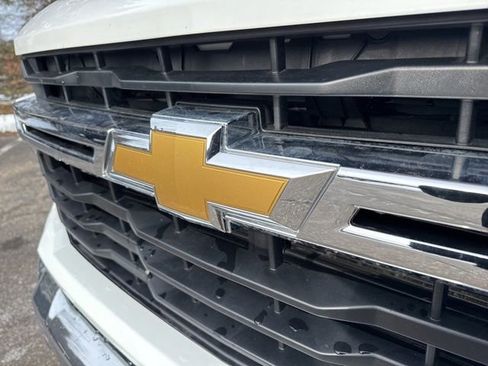 Used 2024 Chevrolet Silverado 2500 LT w/ Convenience Package image 29