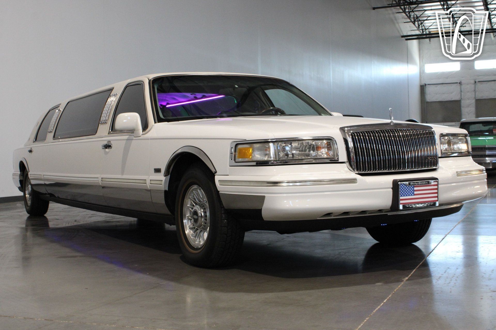 Used 1996 Lincoln Town Car Executive RWD image 6