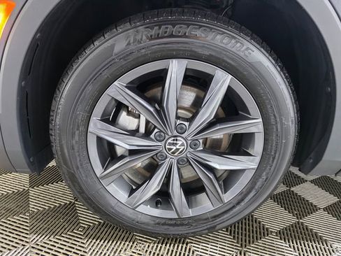 Certified 2023 Volkswagen Tiguan SE AWD/4WD image 10