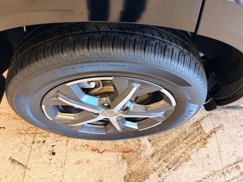 Used 2023 Honda HR-V EX-L image 41