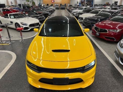 Used 2017 Dodge Charger SRT w/ Harman/Kardon Audio Group RWD image 5