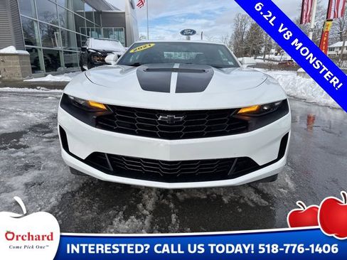 Used 2021 Chevrolet Camaro LT w/ Technology Package image 3