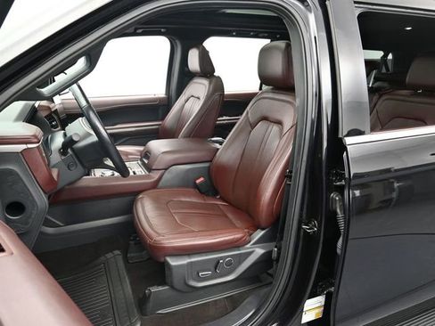Used 2023 Ford Expedition Max Limited image 11