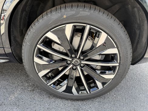 New 2026 Volvo XC90 T8 Ultra w/ Lounge Package AWD/4WD image 32