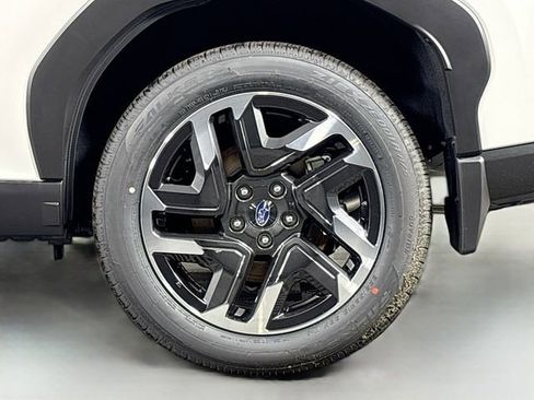 New 2025 Subaru Forester Limited image 32