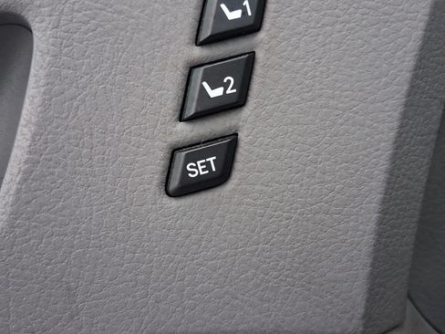 Used 2007 Toyota Avalon Limited FWD image 14