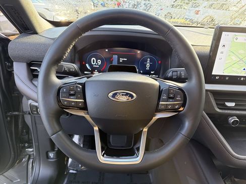 Used 2026 Ford Explorer Platinum w/ LUX Leather Package AWD/4WD image 25