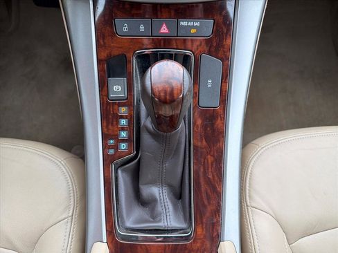 Used 2011 Buick LaCrosse CXL image 19