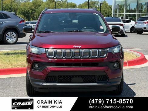 Used 2022 Jeep Compass Latitude AWD/4WD image 2