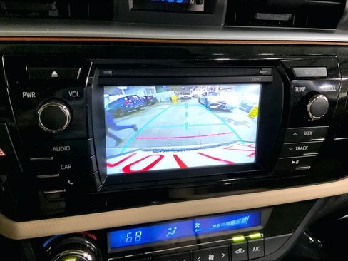 Used 2015 Toyota Corolla LE FWD image 27