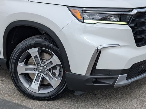 Used 2023 Honda Pilot EX-L image 11