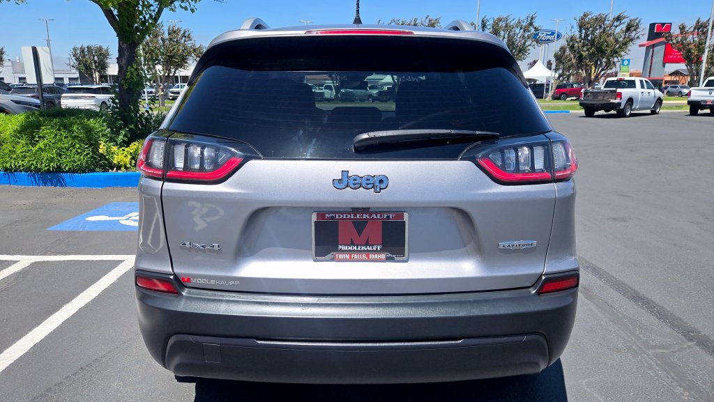 Used 2021 Jeep Cherokee Latitude AWD/4WD image 4