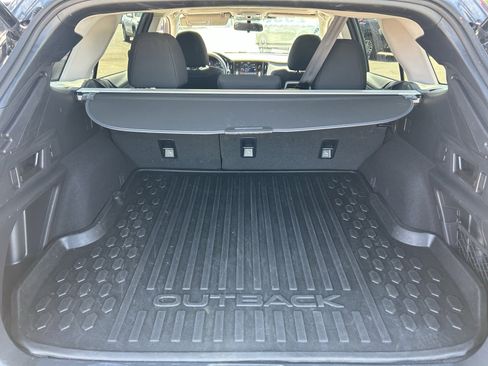 Used 2025 Subaru Outback Premium AWD/4WD image 10
