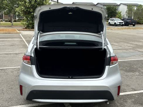 Used 2022 Toyota Corolla LE FWD image 35