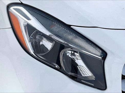 Used 2019 Mercedes-Benz GLA 250 4MATIC image 26