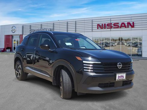 New 2026 Nissan Kicks SV w/ SV Premium Package FWD image 3