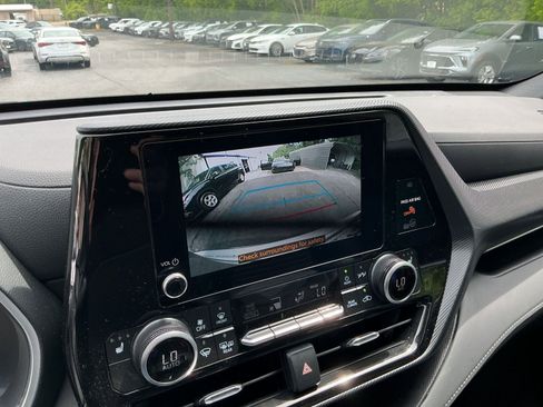 Used 2025 Toyota Highlander XSE AWD/4WD image 21