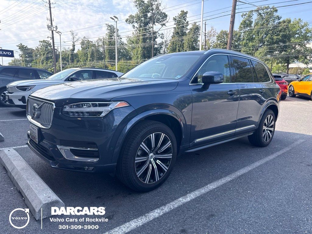 Certified 2024 Volvo XC90 B6 Plus AWD/4WD image 1