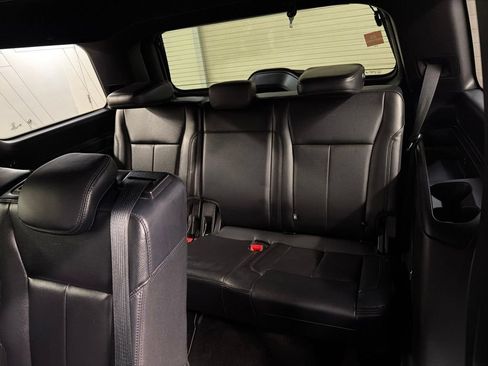 Used 2019 Ford Expedition XLT w/ Equipment Group 202A AWD/4WD image 31