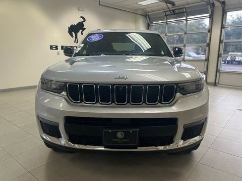 Used 2024 Jeep Grand Cherokee L Limited w/ Luxury Tech Group II image 3