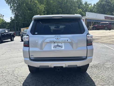 Used 2024 Toyota 4Runner SR5 AWD/4WD image 6