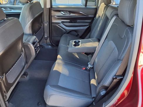 Used 2023 Jeep Grand Cherokee Laredo w/ Luxury Tech Group I image 10