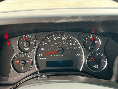Used 2024 Chevrolet Express 2500 w/ Driver Convenience Package RWD image 12