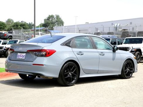 Used 2023 Honda Civic Sport image 5