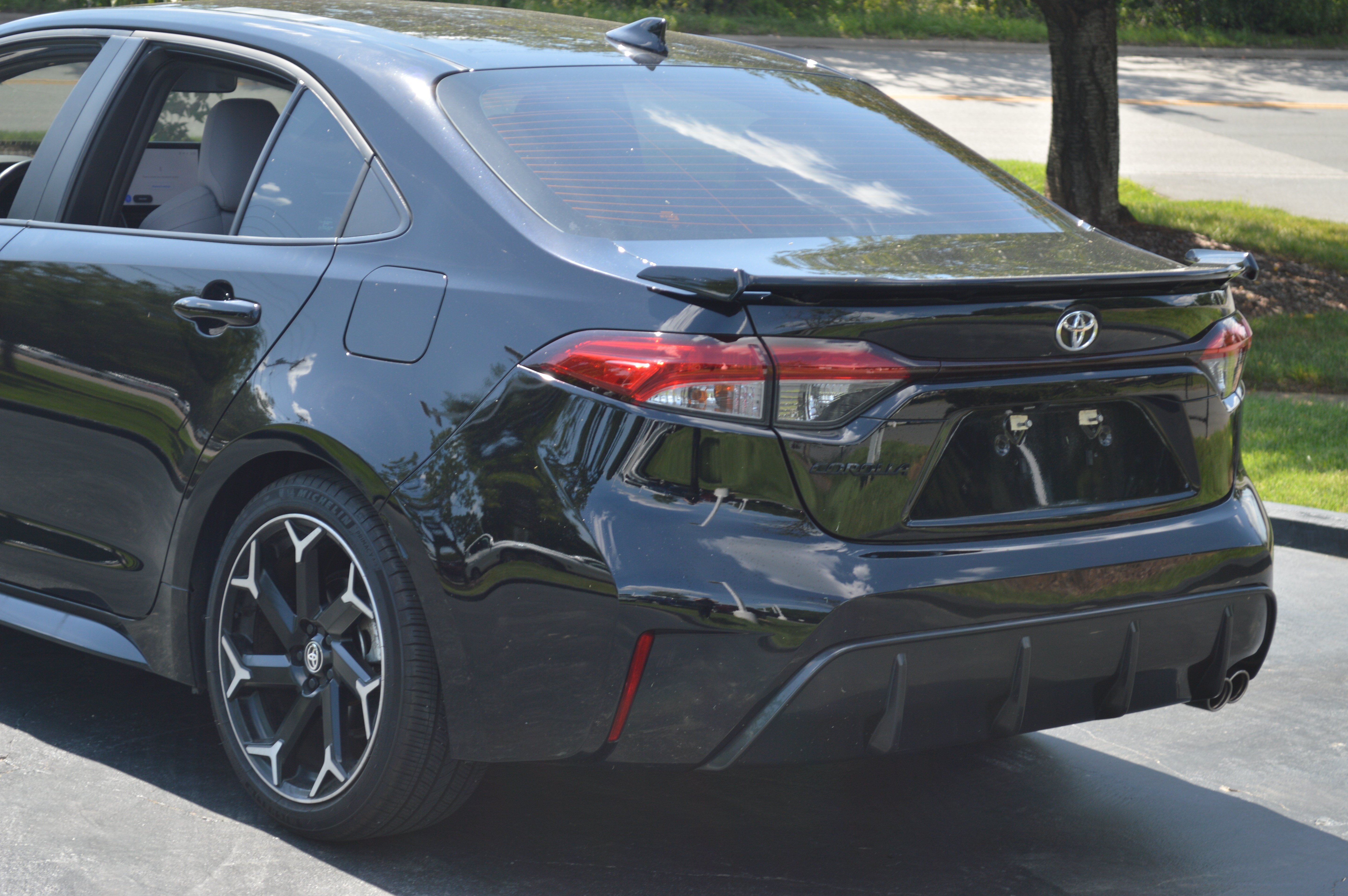 Used 2025 Toyota Corolla FX w/ Convenience Package FWD image 3