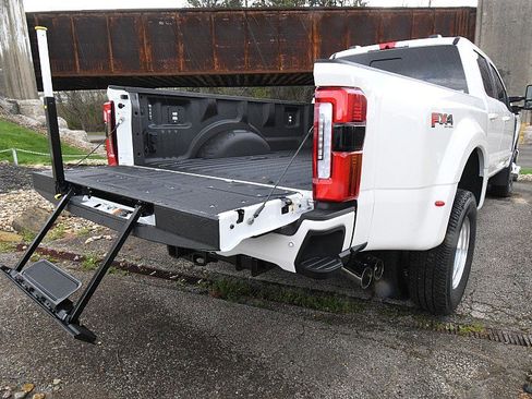 New 2026 Ford F350 Platinum image 21