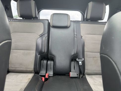 Used 2017 Ford Explorer XLT w/ Equipment Group 202A AWD/4WD image 20