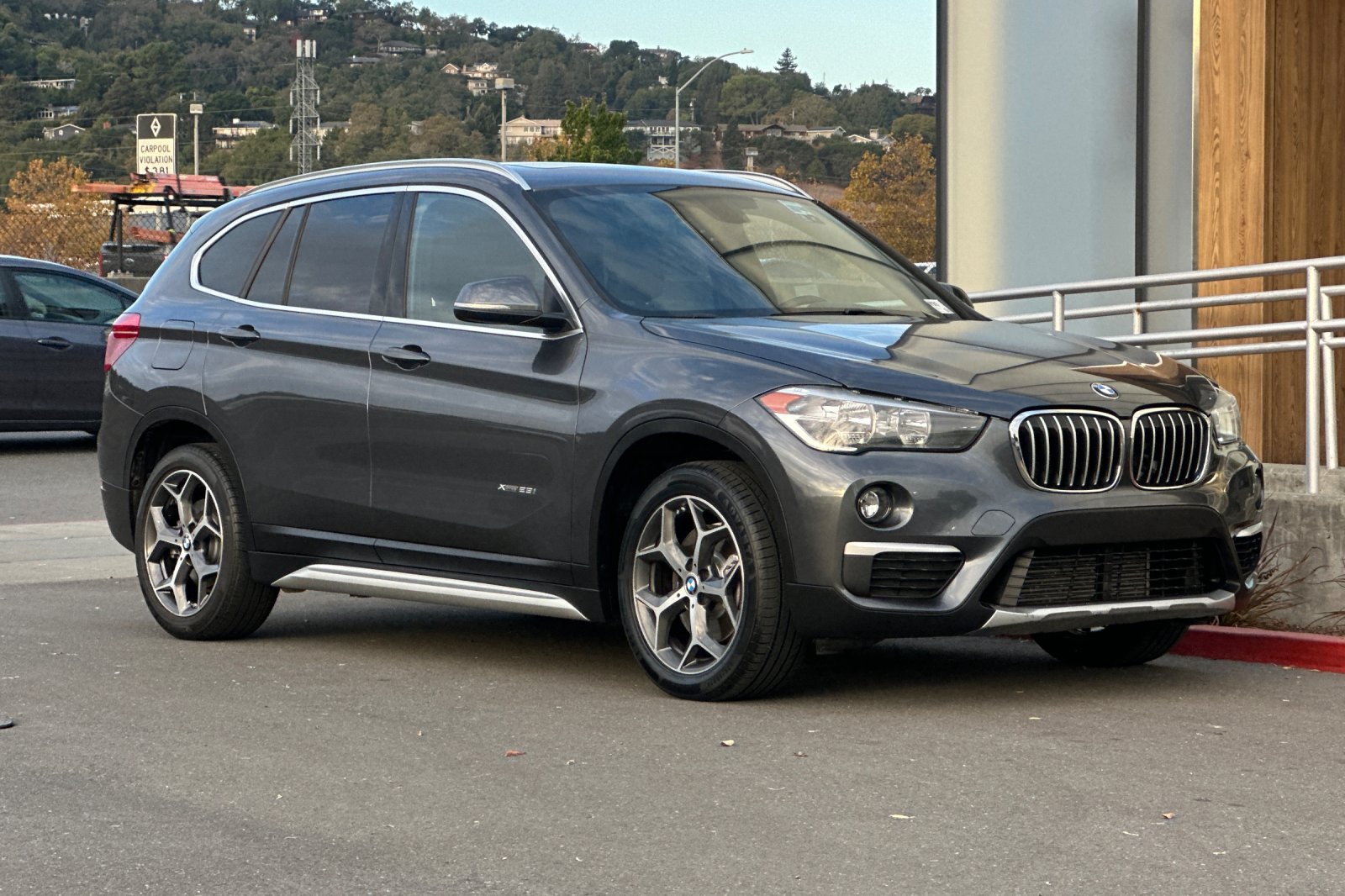 Used 2018 BMW X1 xDrive28i AWD/4WD image 9