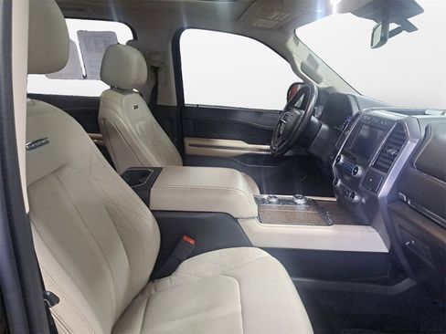 Used 2019 Ford Expedition Platinum image 15