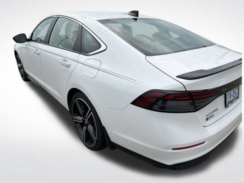 Used 2024 Honda Accord Sport image 4