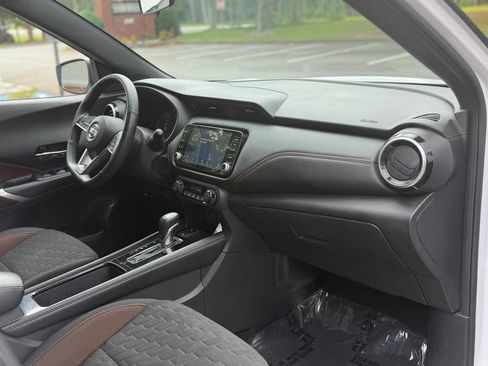 Used 2021 Nissan Kicks SR FWD image 18