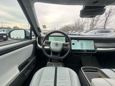 Used 2022 Rivian R1T Adventure image 16