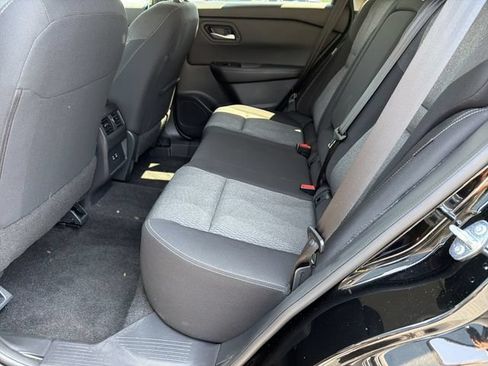 Used 2025 Nissan Rogue SV AWD/4WD image 26