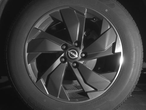 Used 2025 Nissan Rogue SV FWD image 14