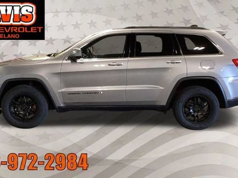 Used 2018 Jeep Grand Cherokee Laredo AWD/4WD image 3